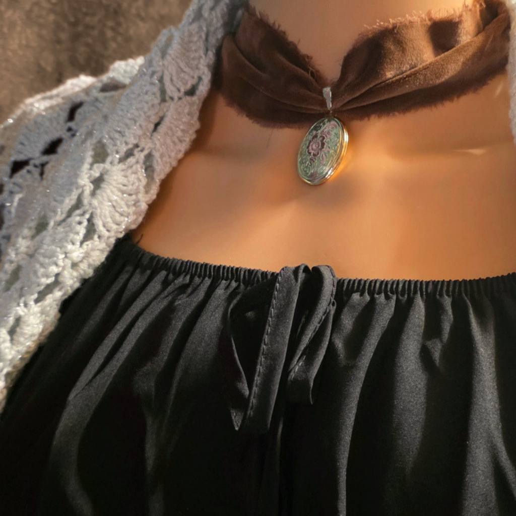 Collier Médaillon "Sillage d'Éternité" - Édition limitée