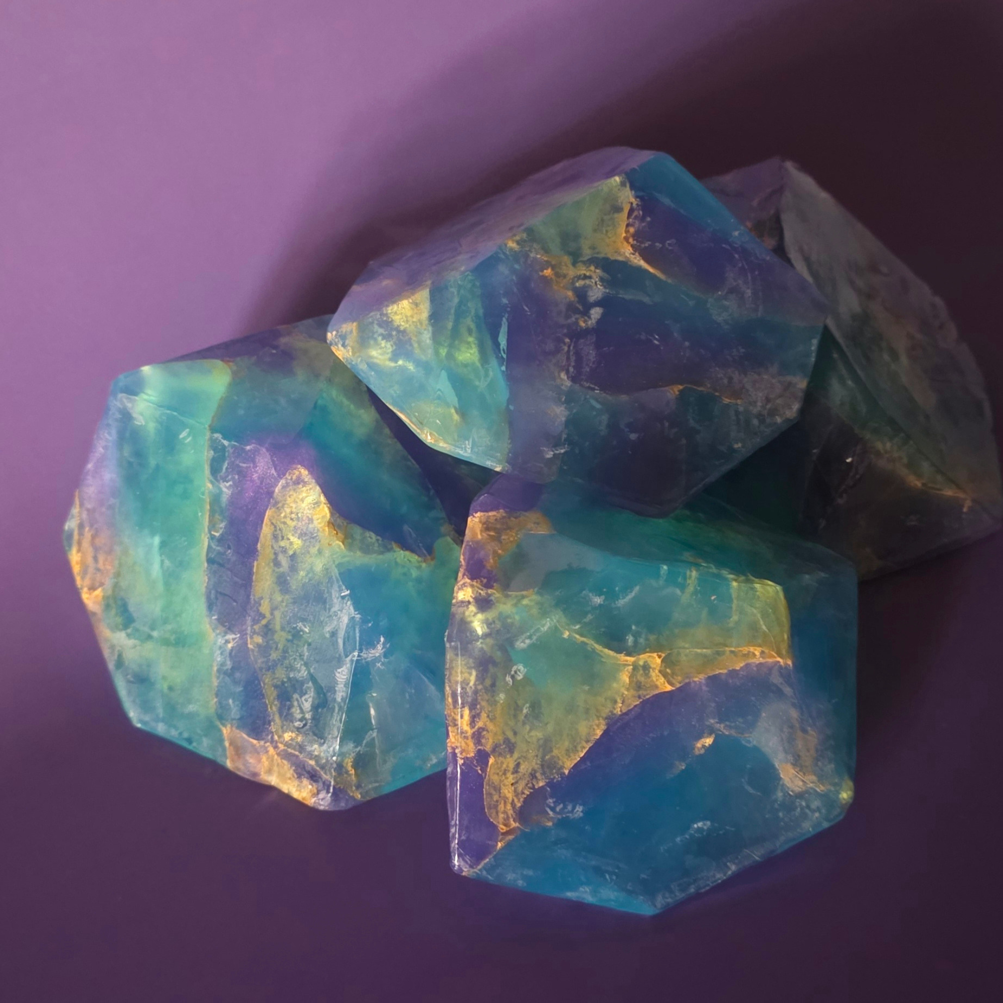 Savon artisanal - L'Éclat Prismatique de la Fluorite Sanseverina