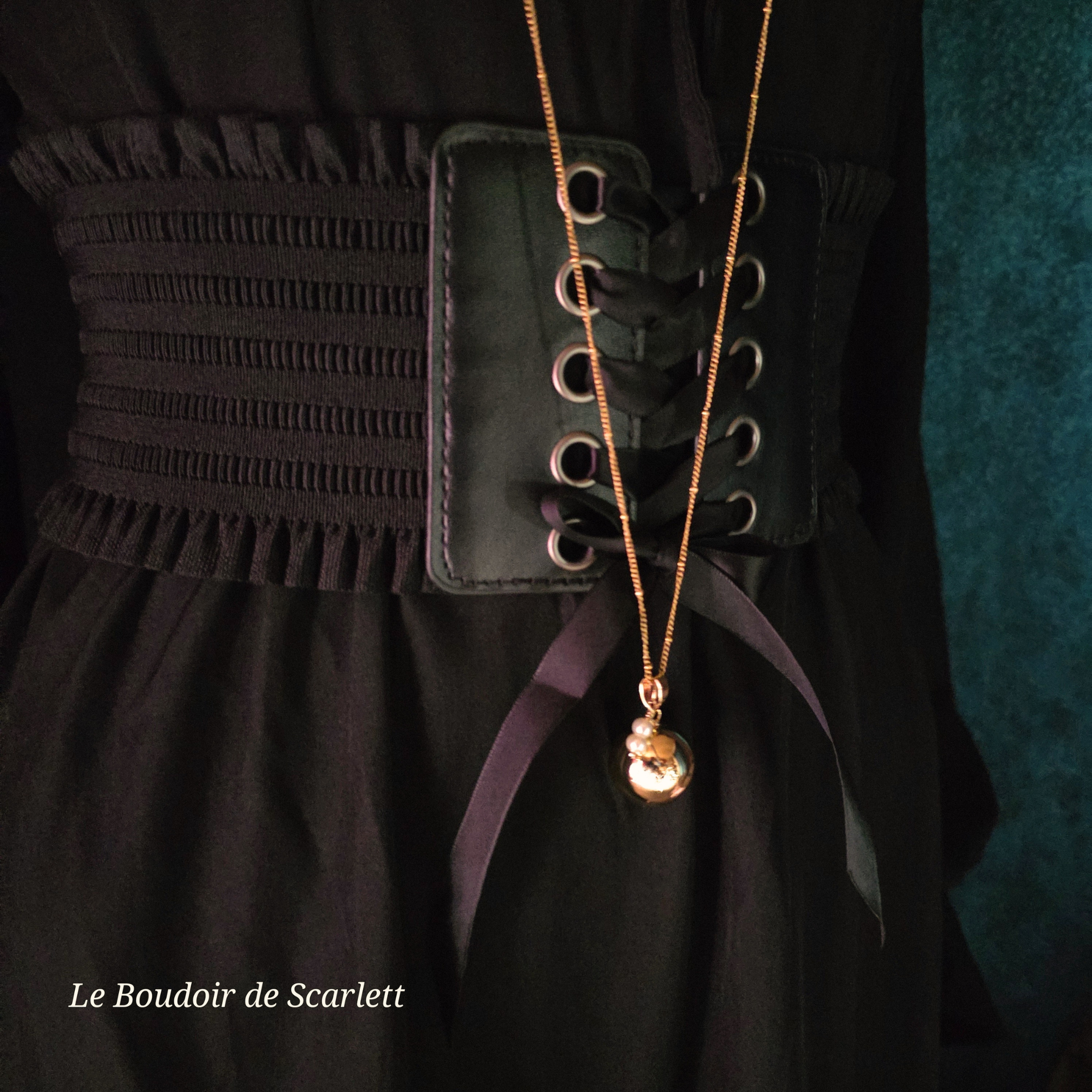 L'Amulette de Lumière Dorée - La Goutte de Soleil